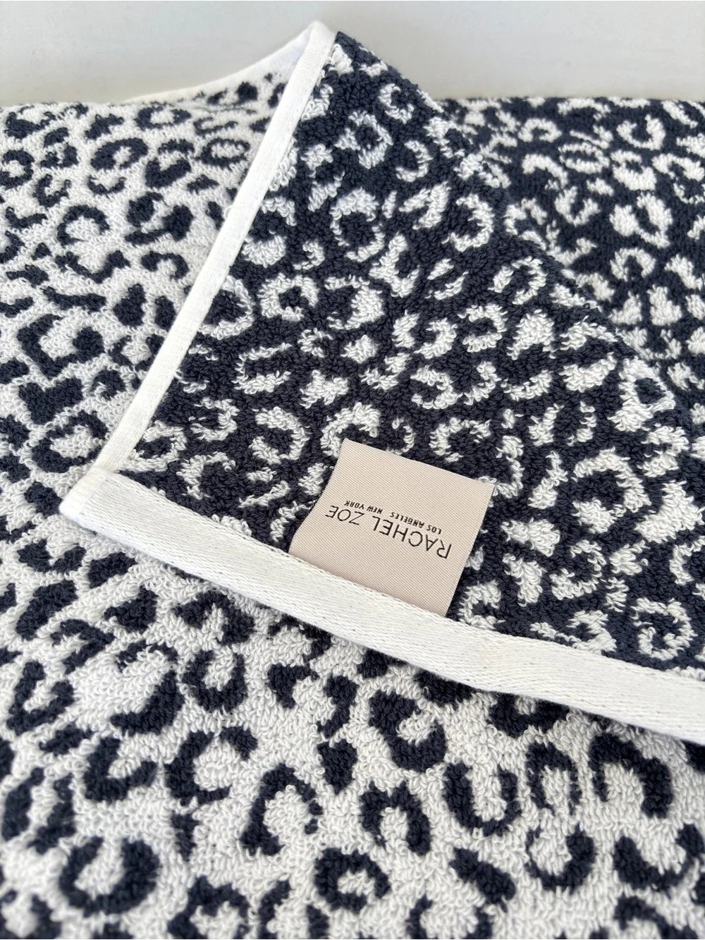 NWT Rachel Zoe Leopard Bath Towels Set of 2 Animal Cheetah Print MobWife